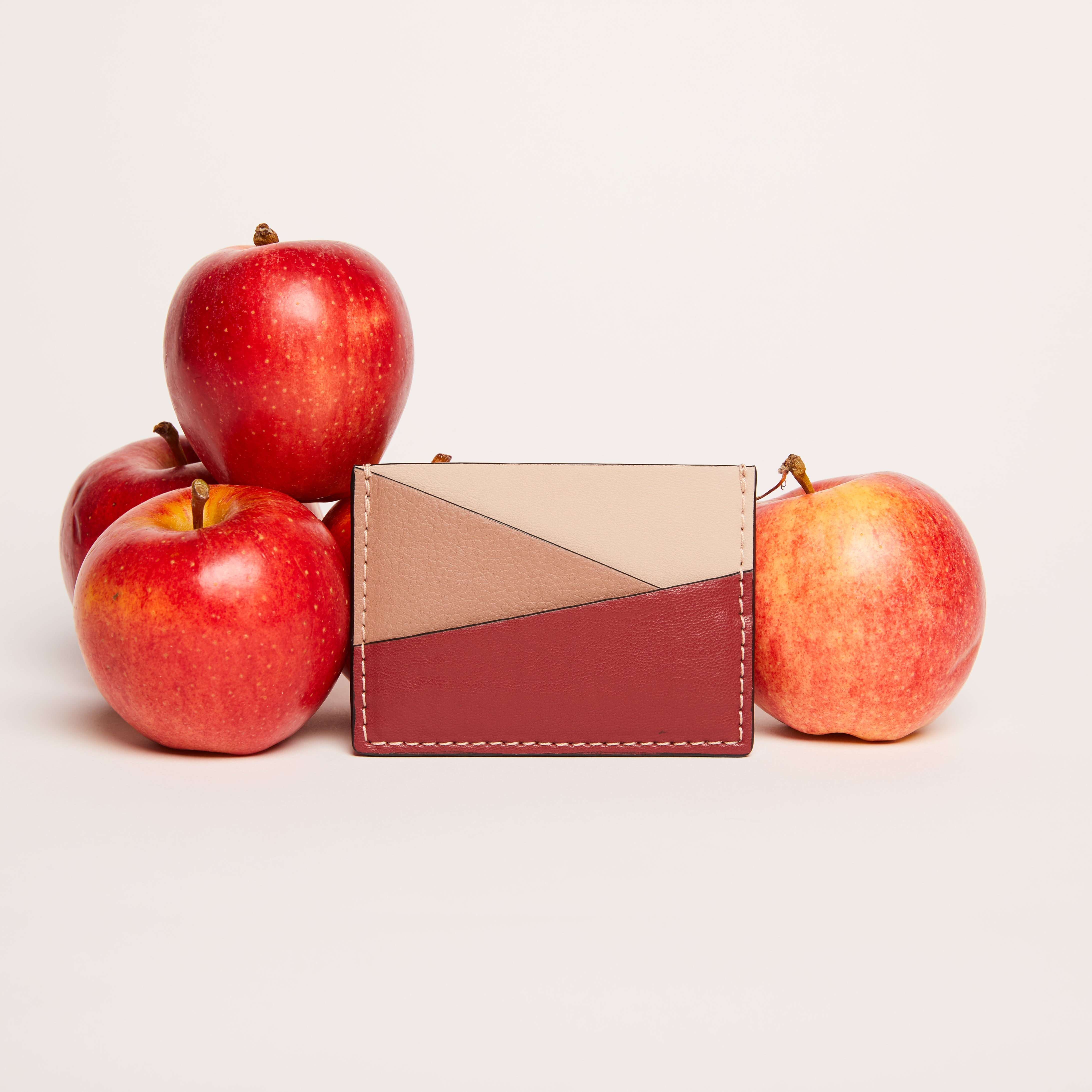 Gala puzzle cardholder red with apples
