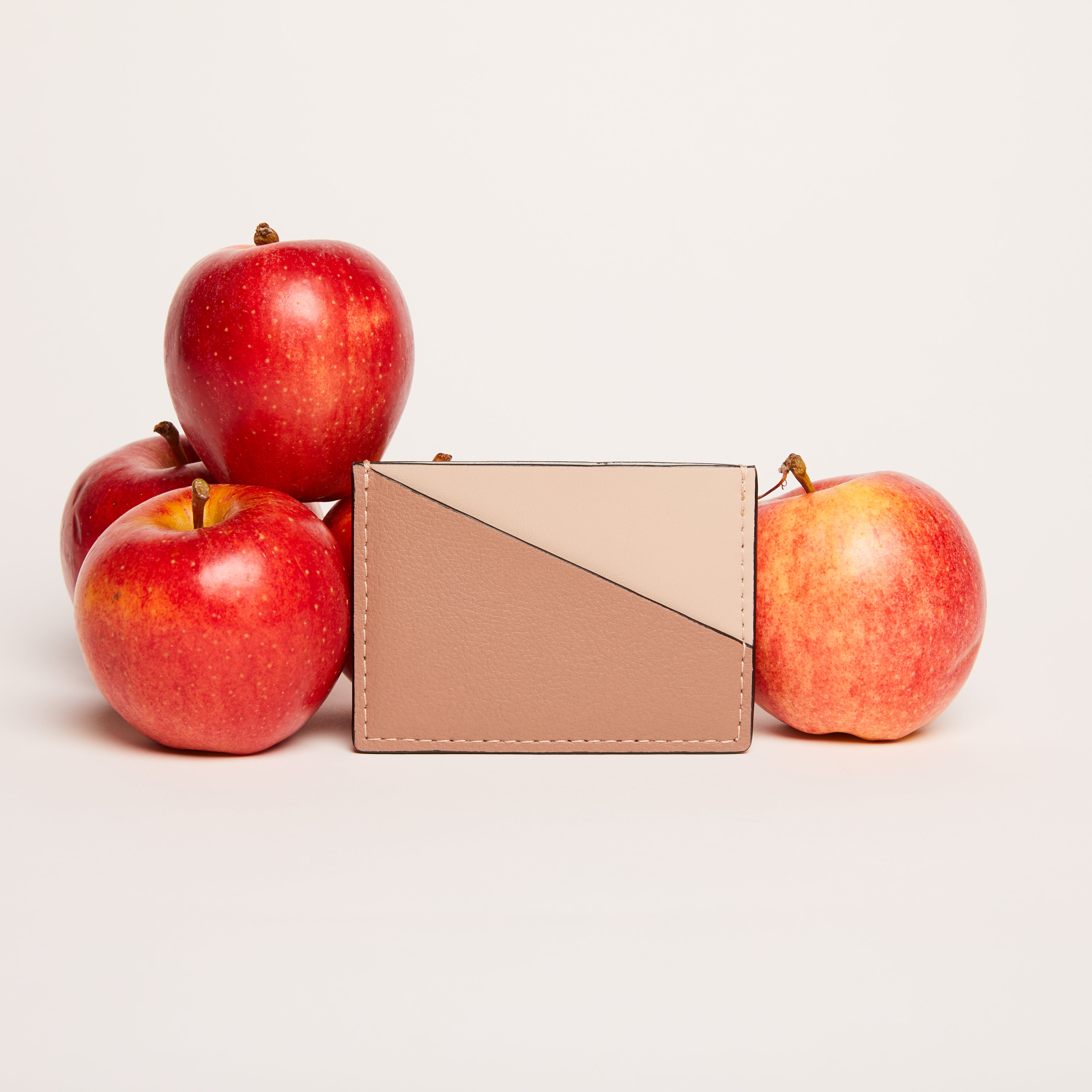 Gala puzzle cardholder red with apples back